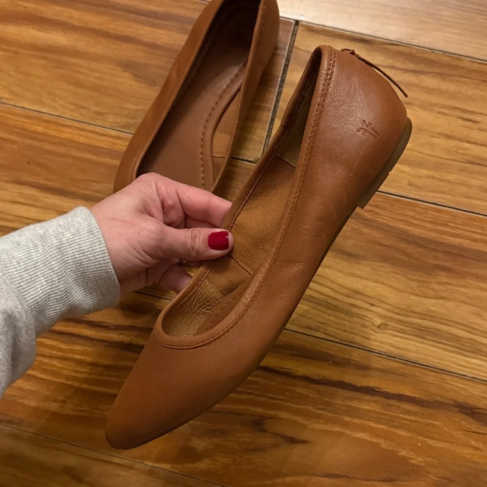 Frye Regina Women's Ballet Flat Size 7 Cognac Leather Pointed Toe Shoes - Picture 3 of 5